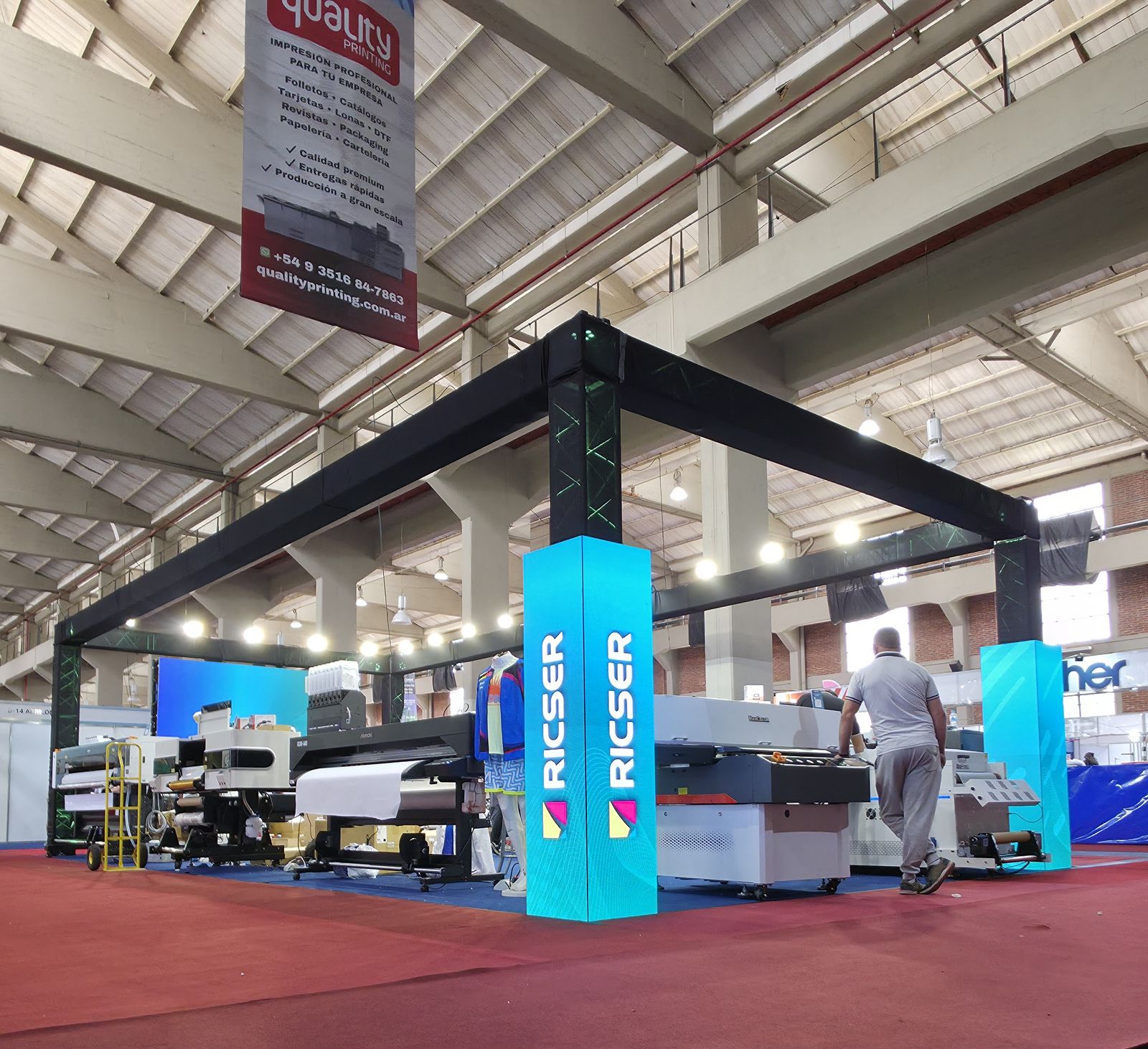Stand con pantallas LED